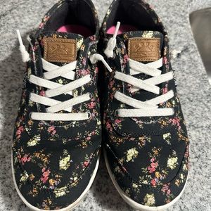 Bobs / Skechers- used in good condition size 9